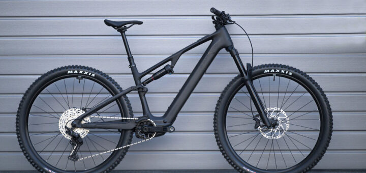 Vélo électrique VTT Cube AMS Hybrid ONE44 Race
