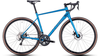 Vélo de course Cube Attain Race en bleu.