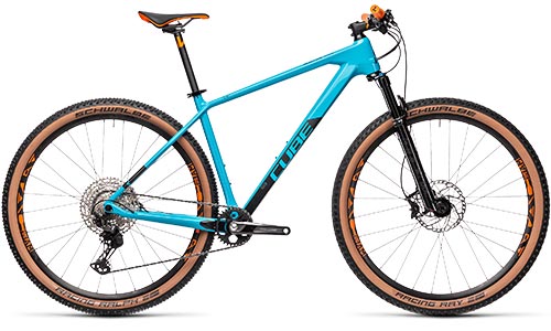 Vélo Cube Reaction, VTT semi-rigide bleu turquoise.