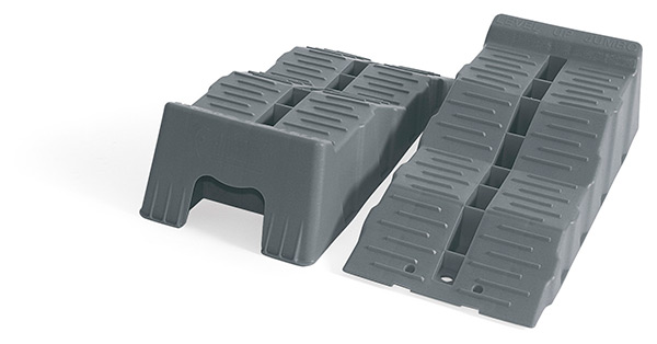 Fiamma Kit Level Up Jumbo Stufenkeil 8t capacité de charge par axe dans un sac pratique