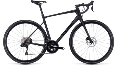 Vélo de course Cube Attain GTC SLX en noir.